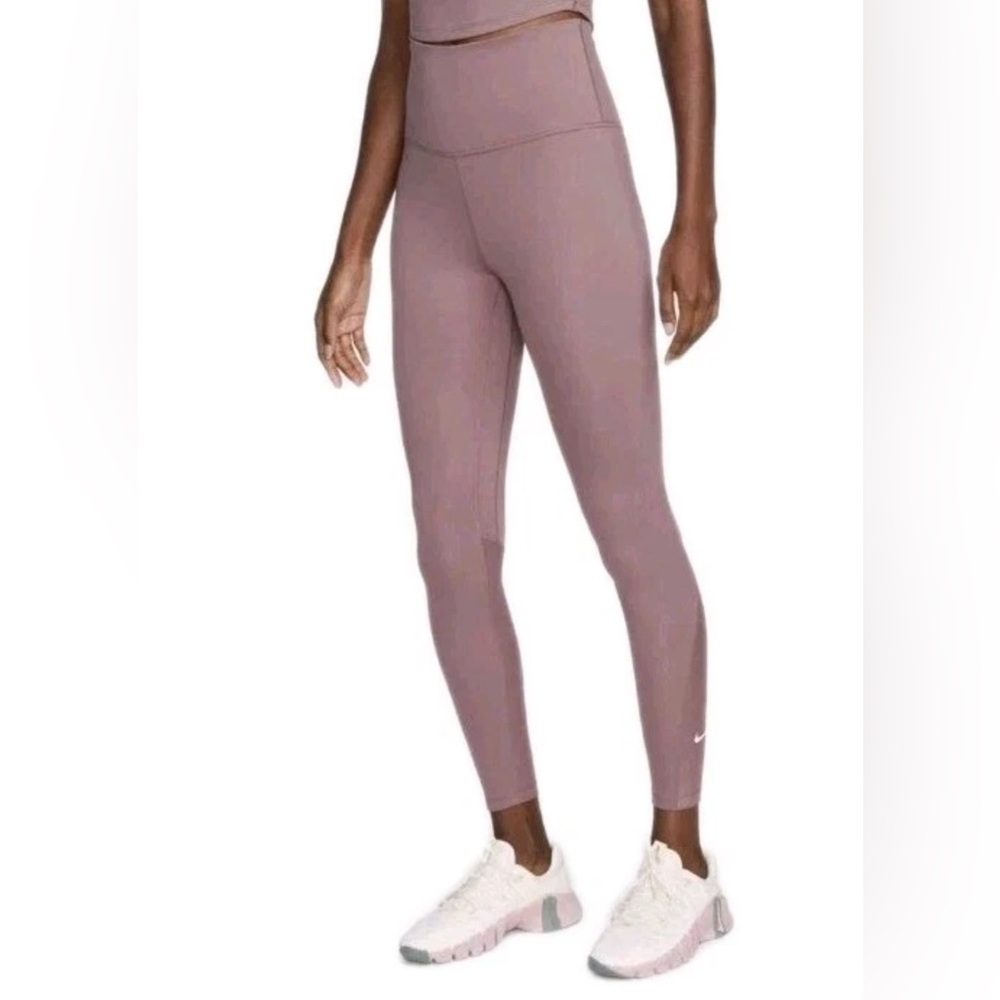 NWT Nike One Women’s Dry Fit Training High Rise 7/8 Mauve Leggings Size Medium